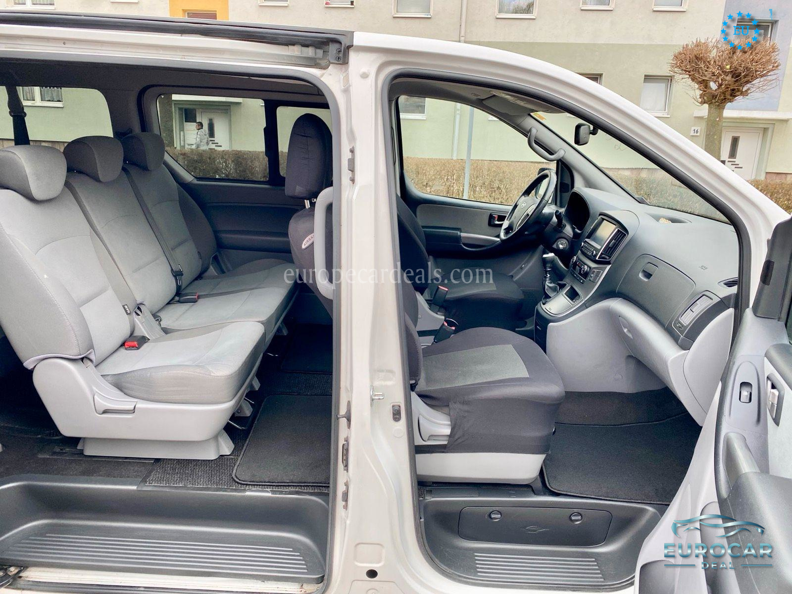 Hyundai H-1 Starex