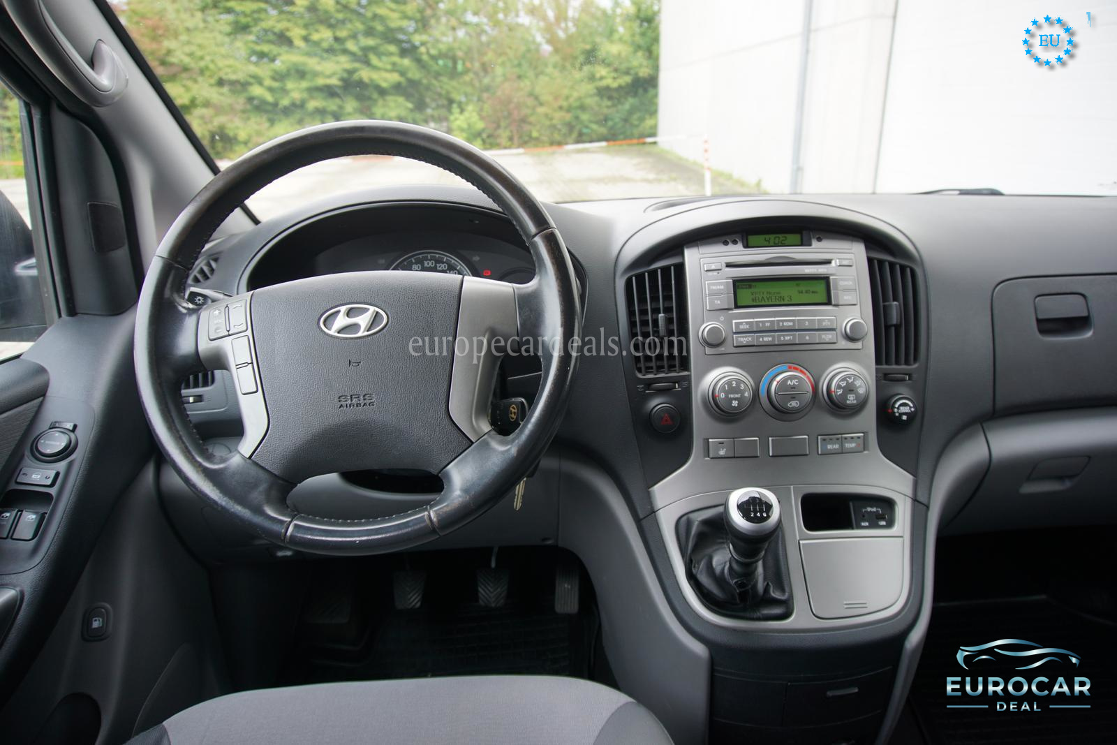 Hyundai H-1 Starex