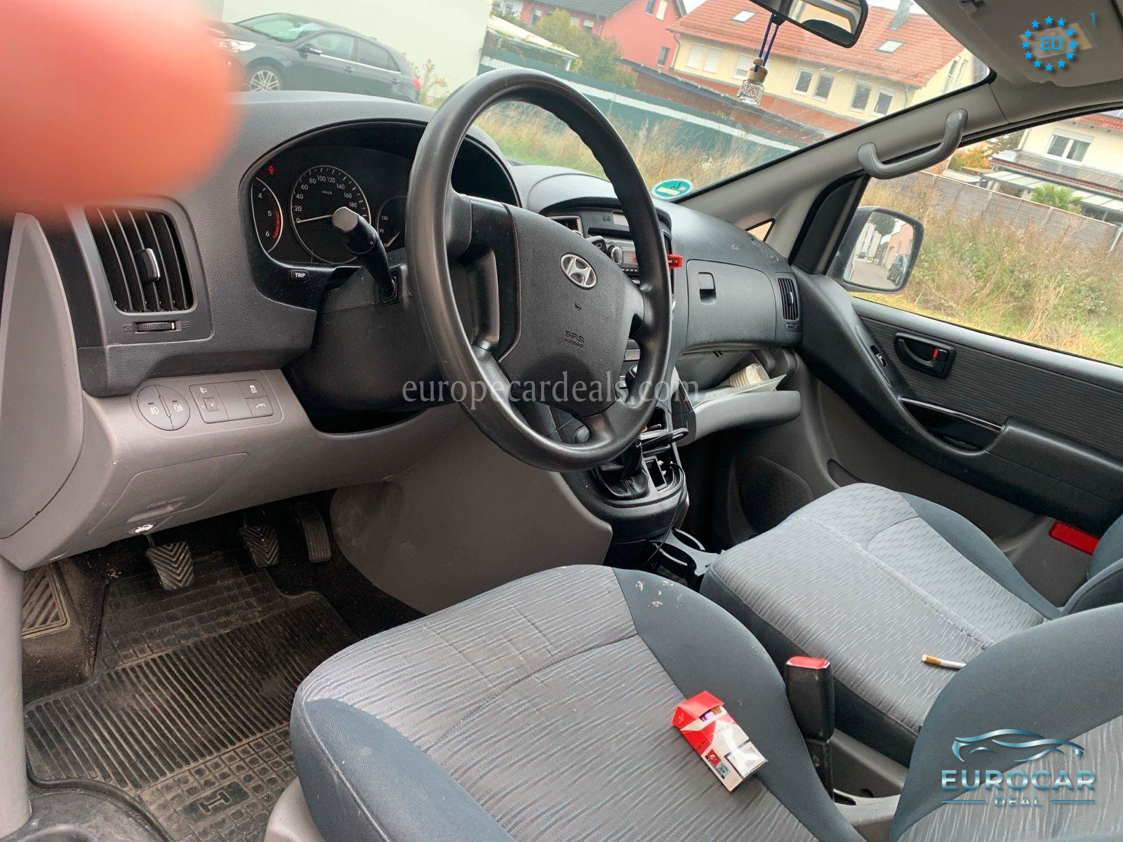 Hyundai H-1 Starex