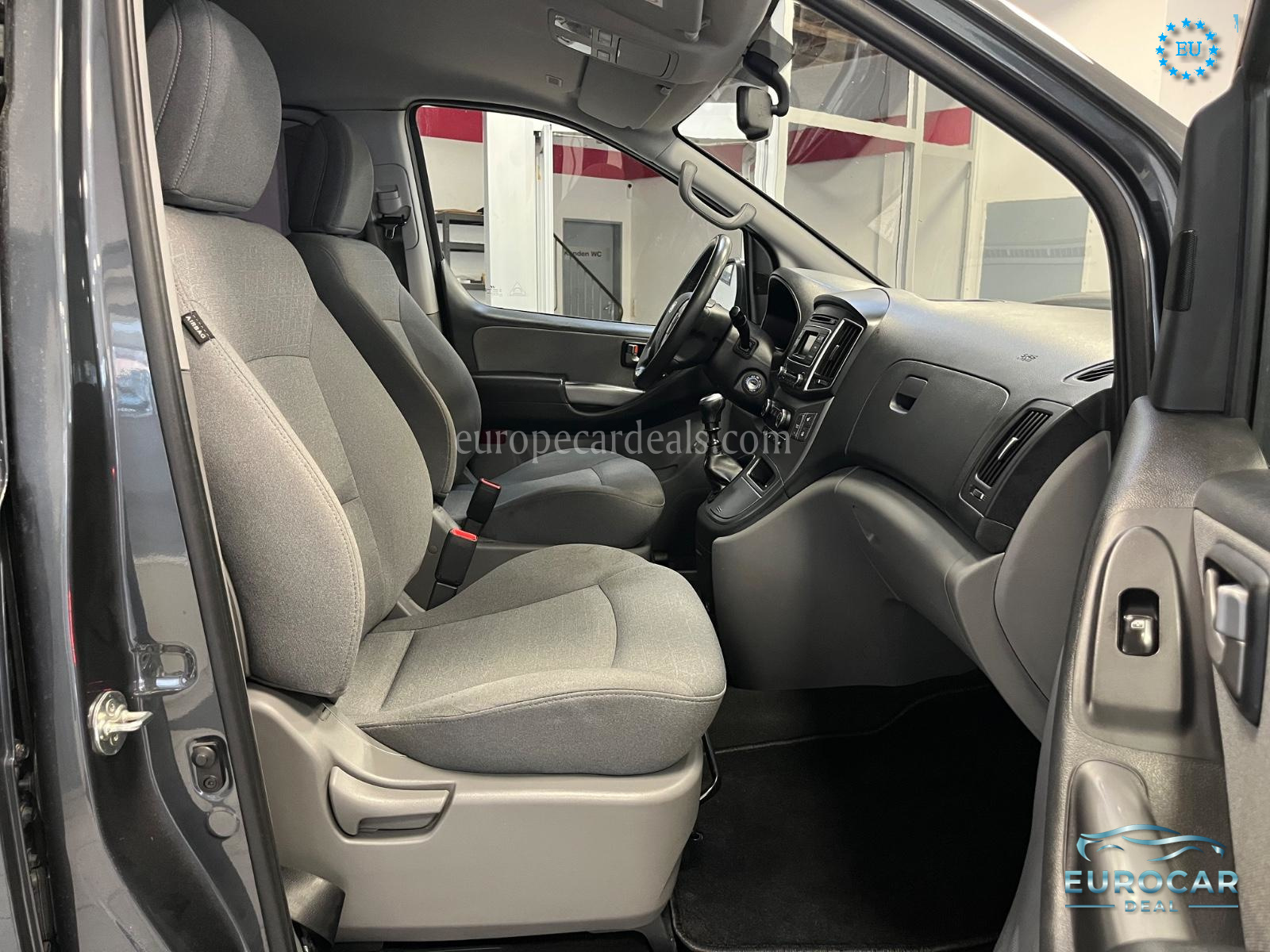 Hyundai H-1 Starex