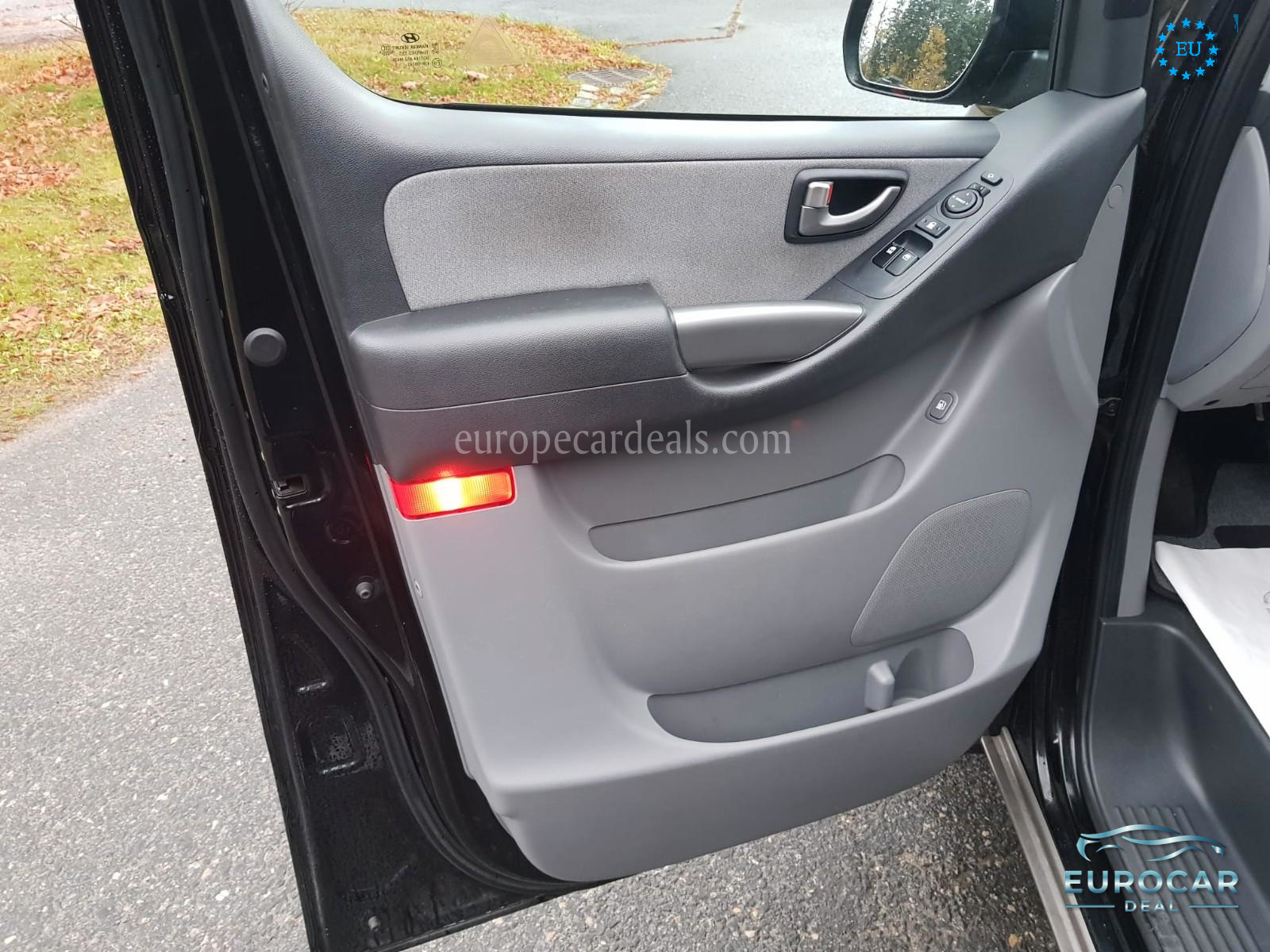 Hyundai H-1 Starex