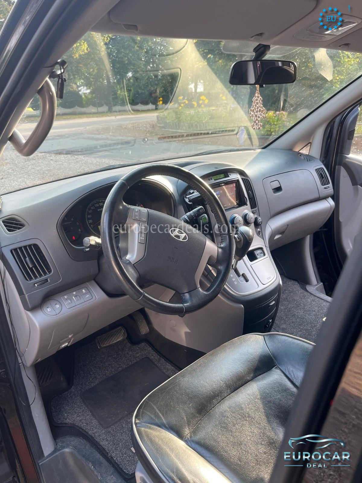 Hyundai H-1 Starex