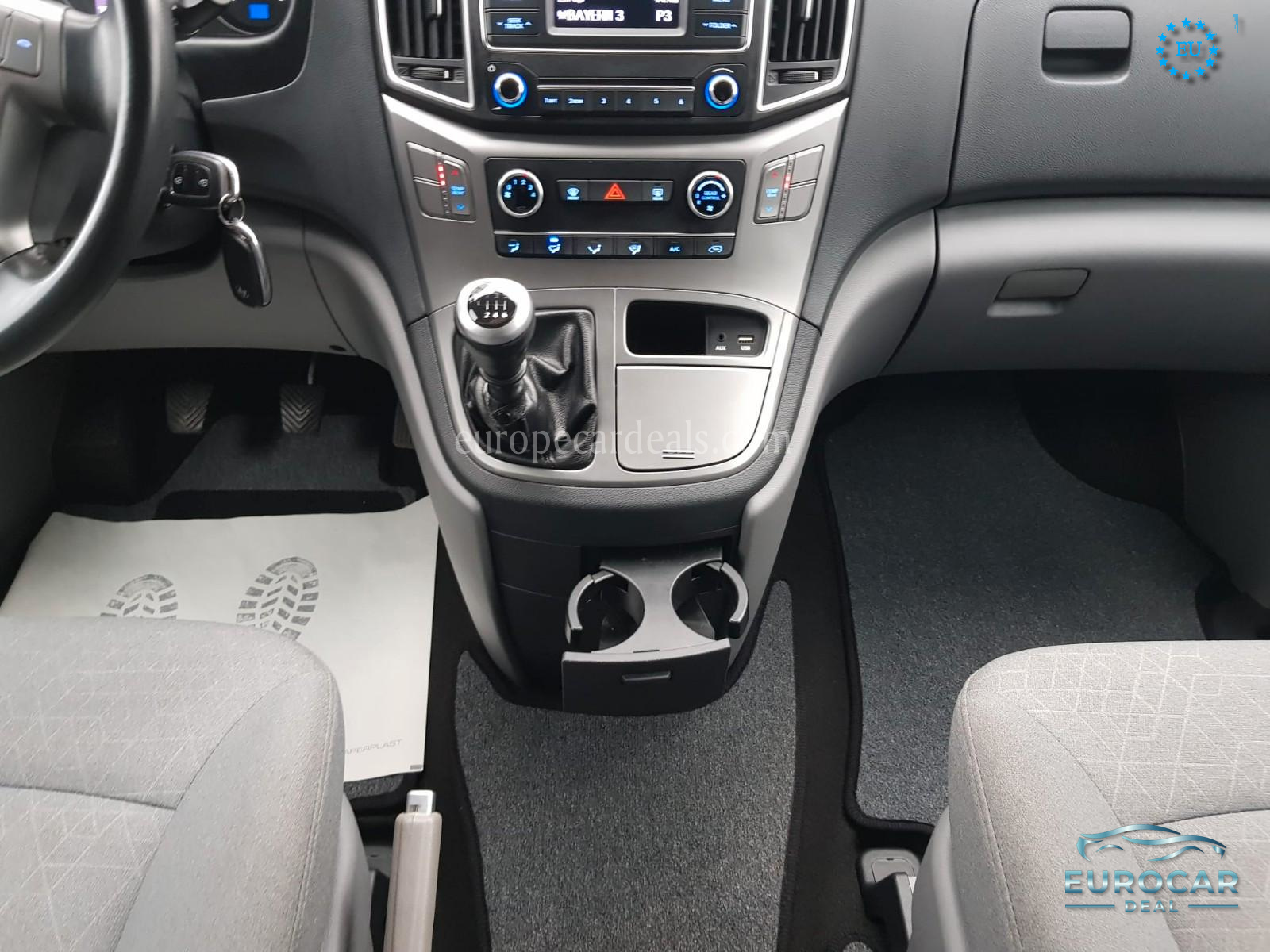 Hyundai H-1 Starex