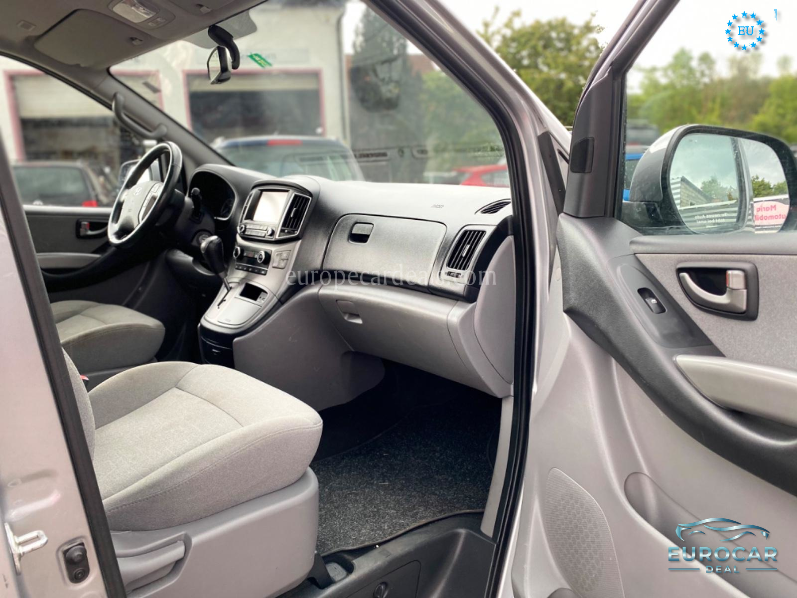 Hyundai H-1 Starex