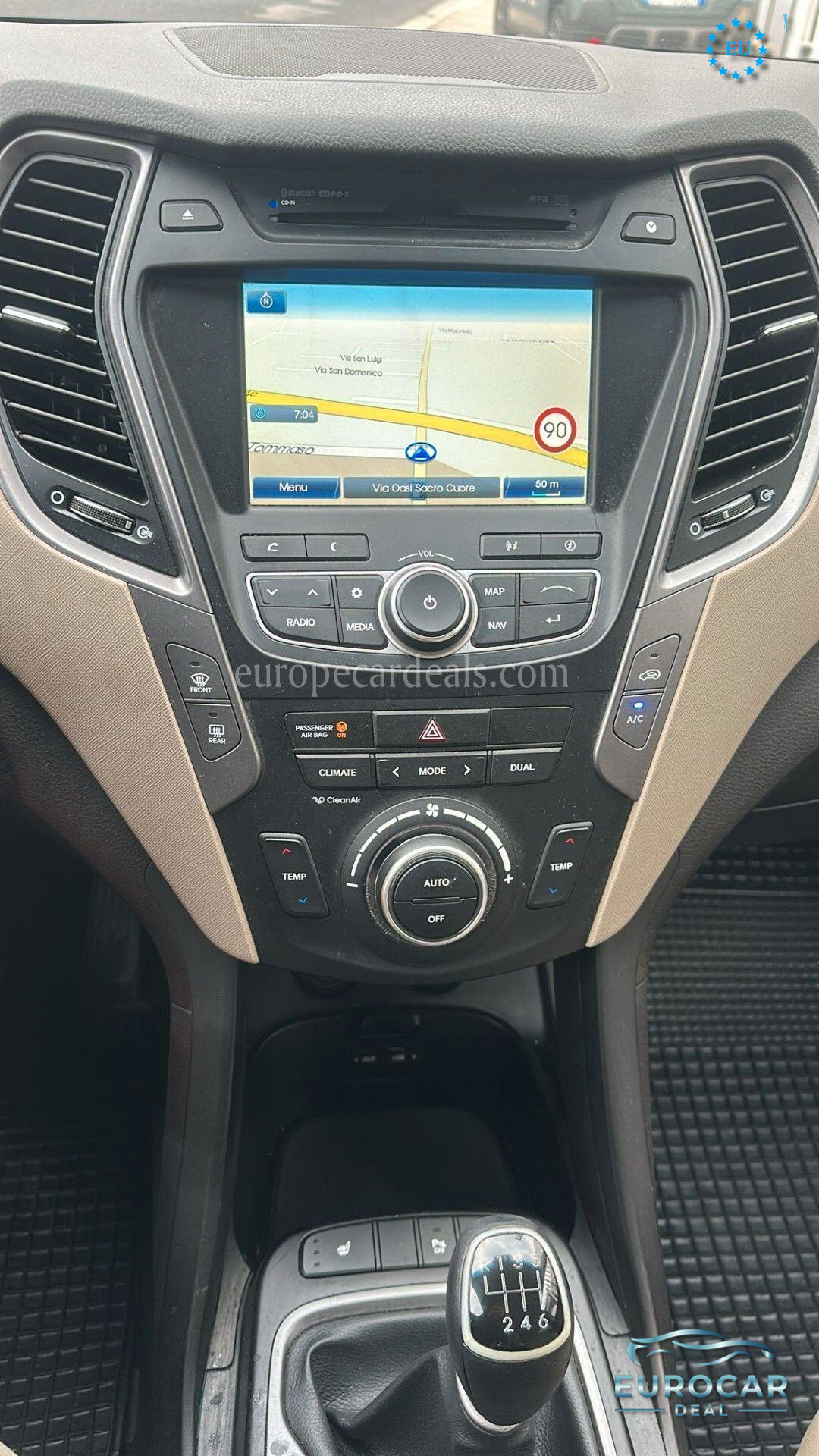 Hyundai SANTA FE