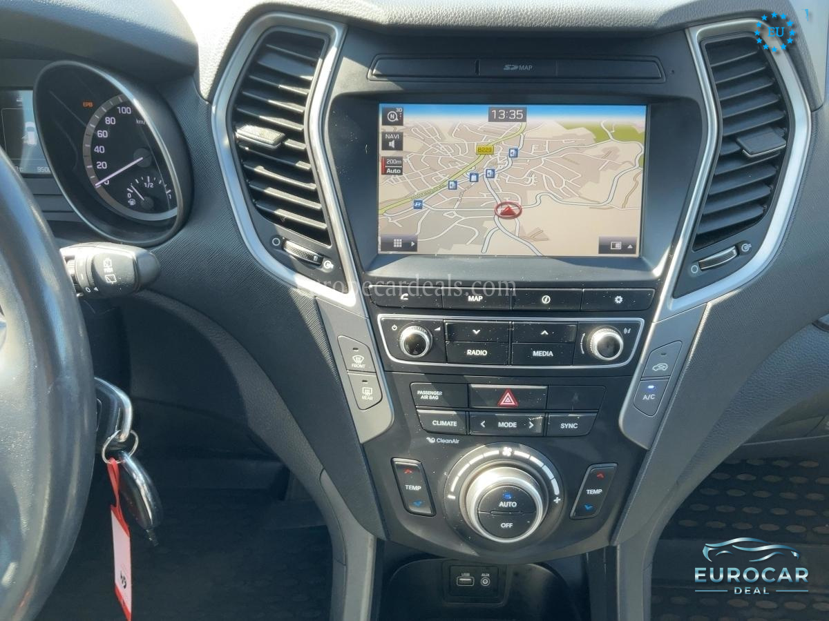 Hyundai SANTA FE