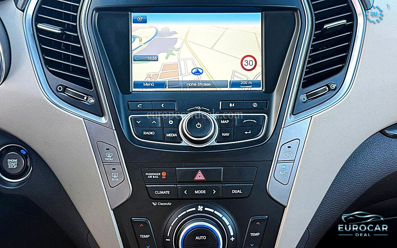 Hyundai SANTA FE