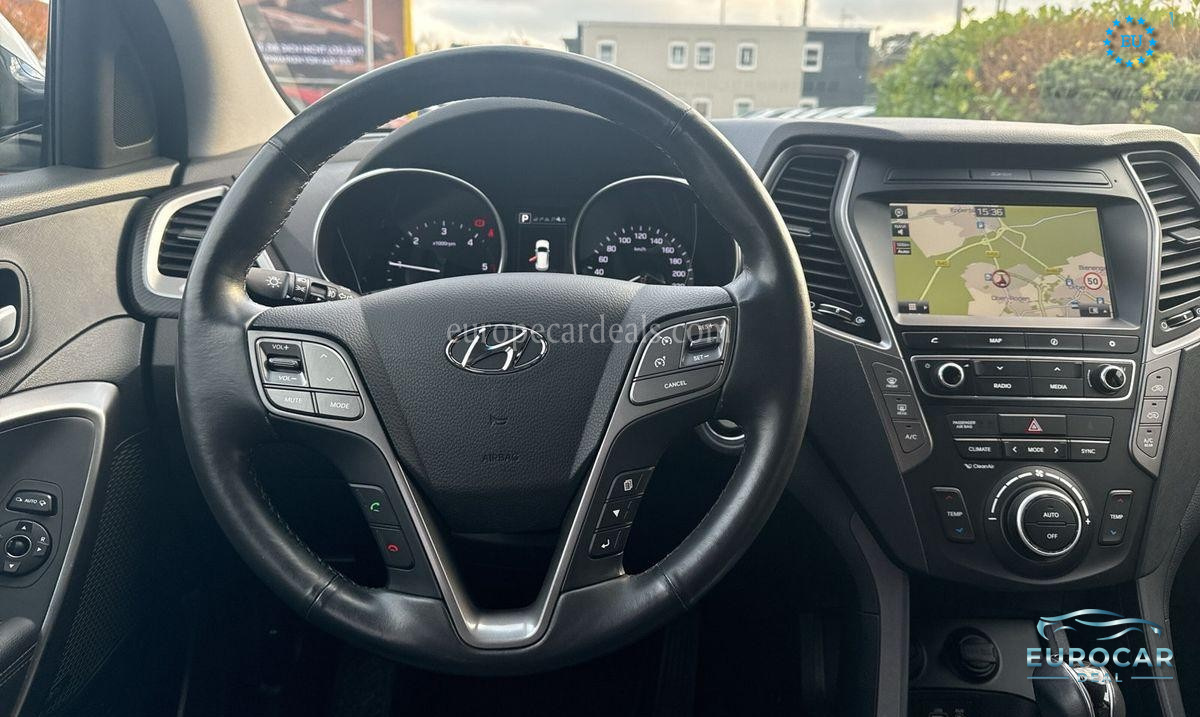 Hyundai SANTA FE
