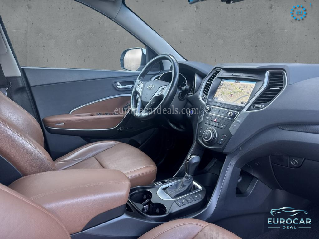 Hyundai SANTA FE