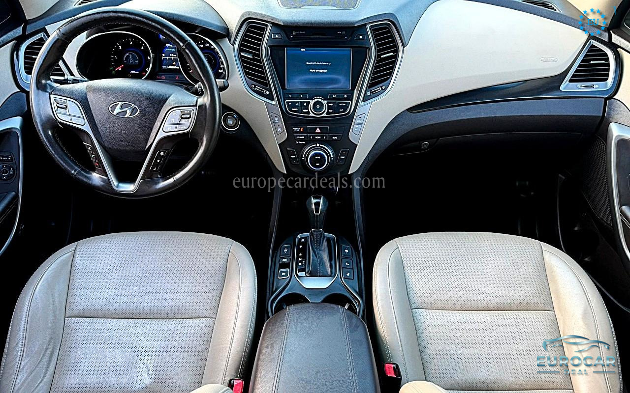 Hyundai SANTA FE