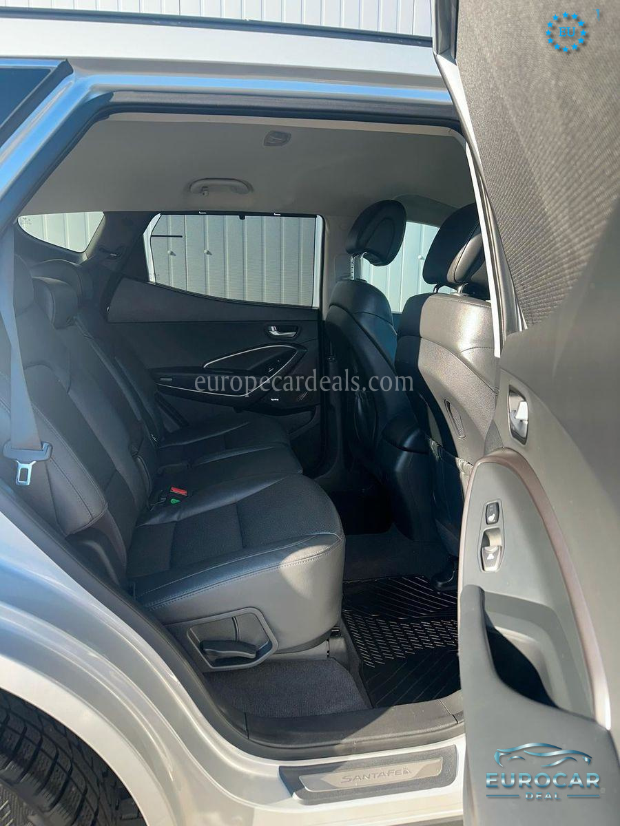 Hyundai SANTA FE