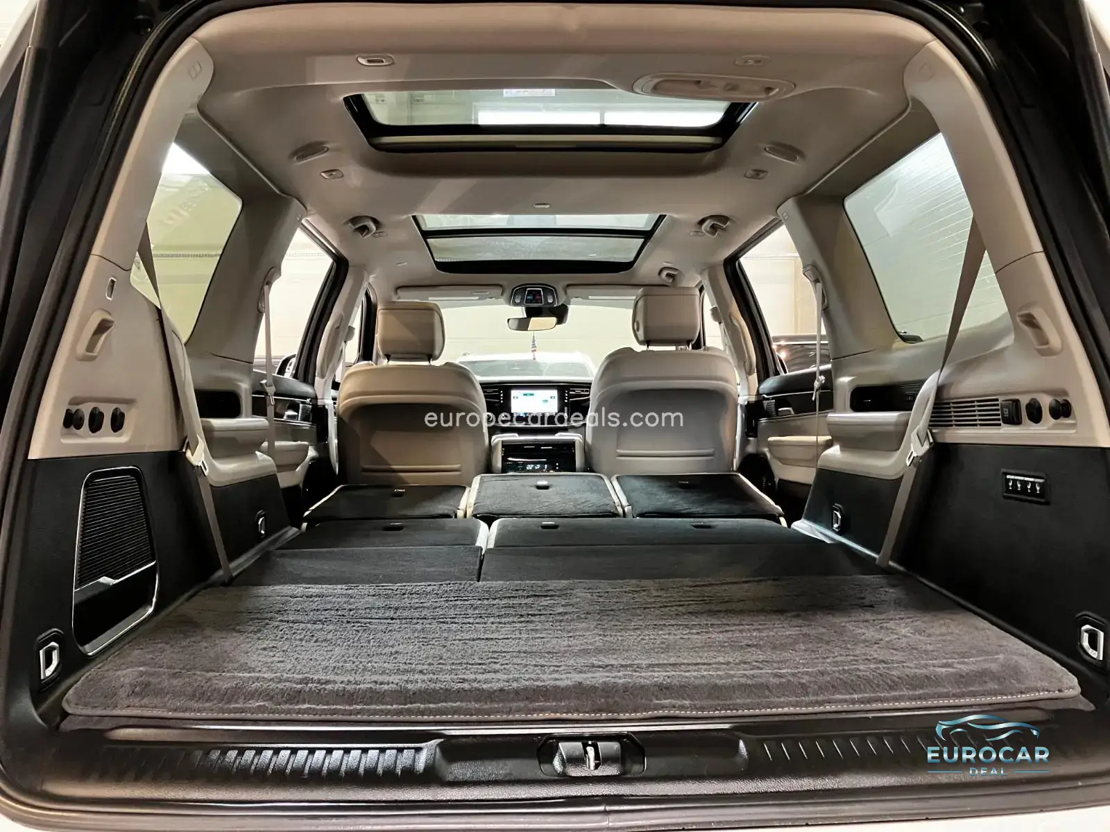 Jeep Wagoneer
