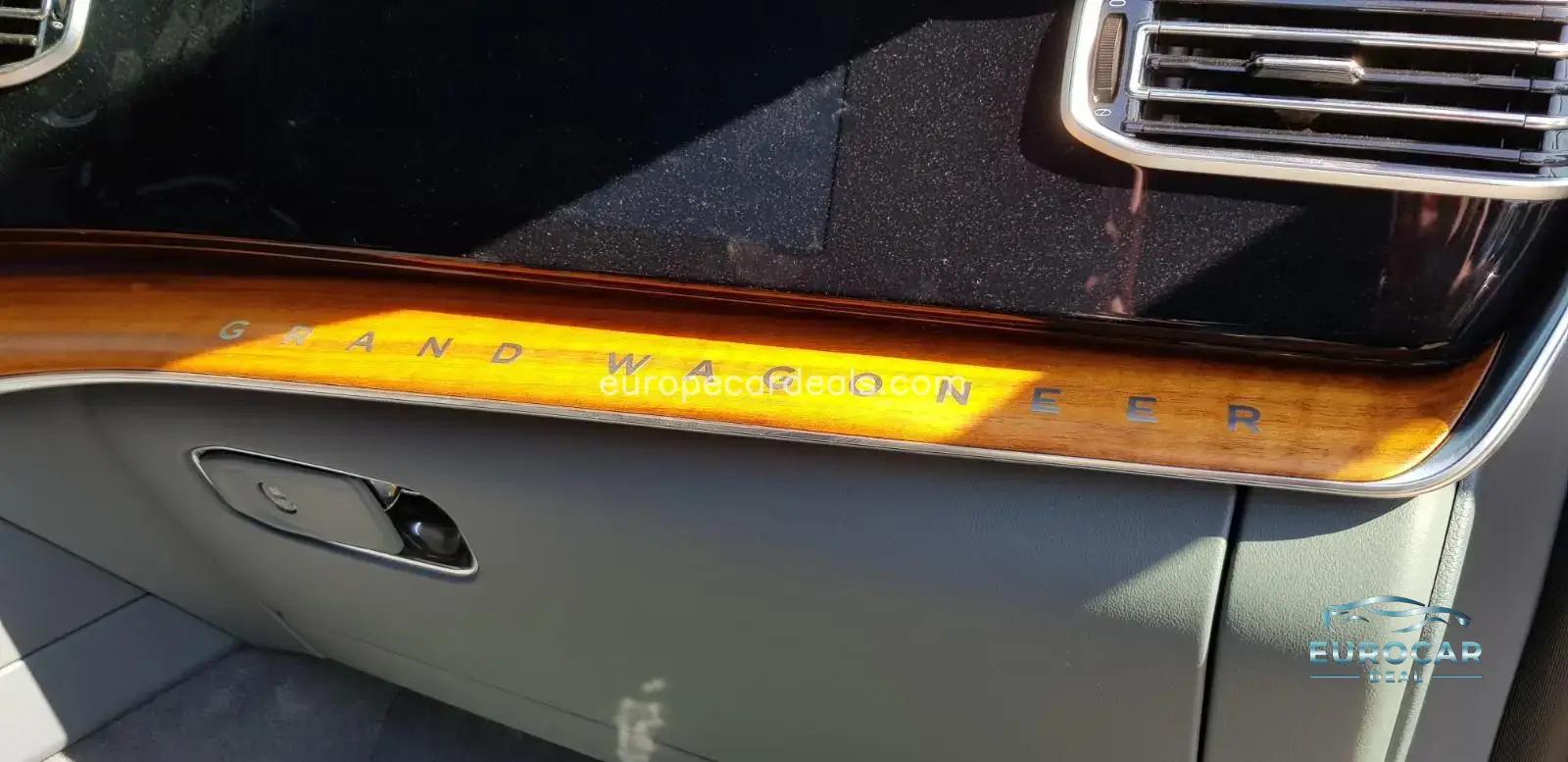 Jeep Wagoneer