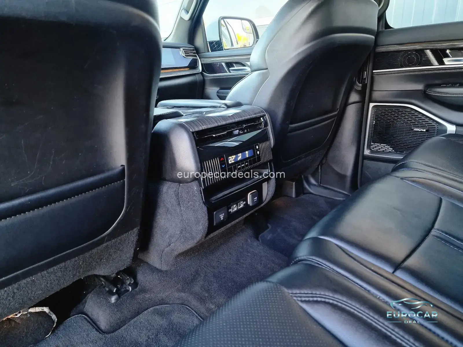 Jeep Wagoneer