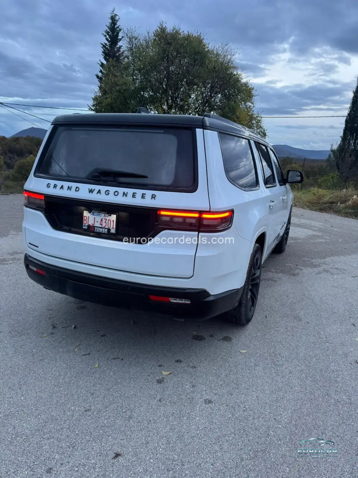 Jeep Wagoneer