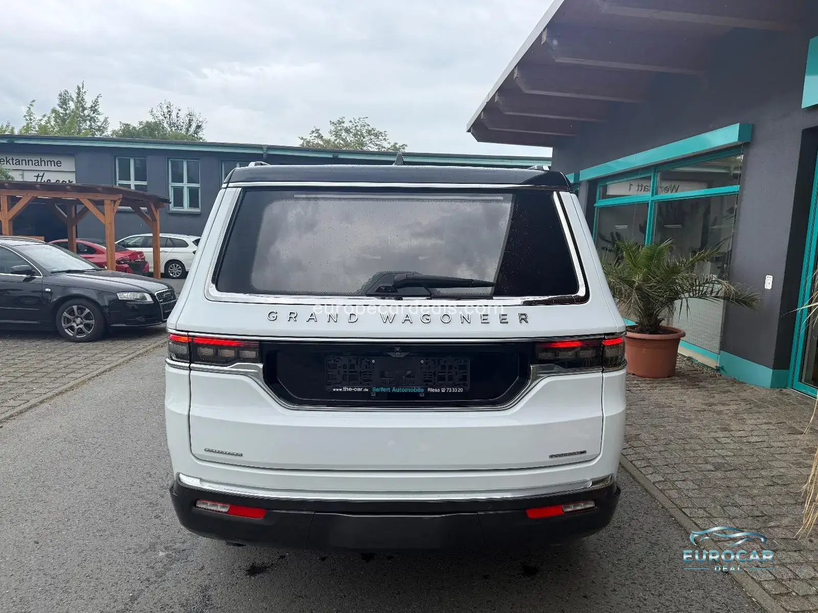 Jeep Wagoneer