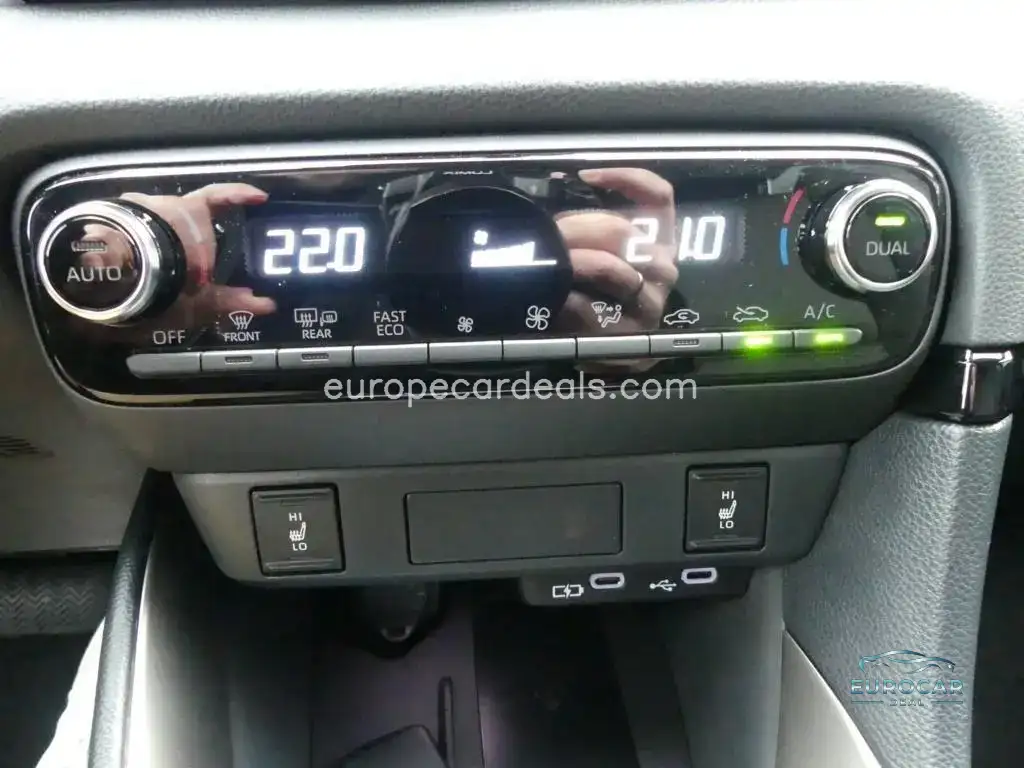 Mazda 2 Hybrid