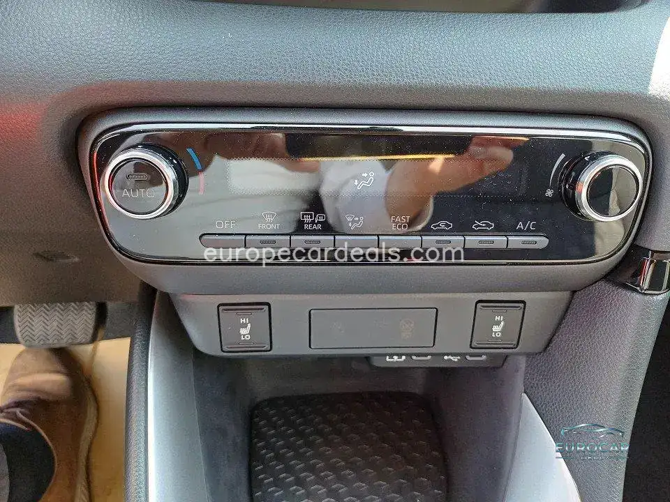 Mazda 2 Hybrid