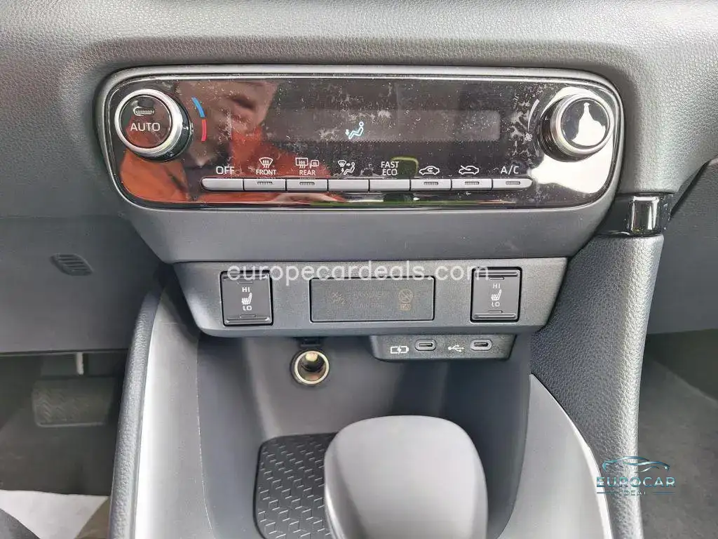 Mazda 2 Hybrid