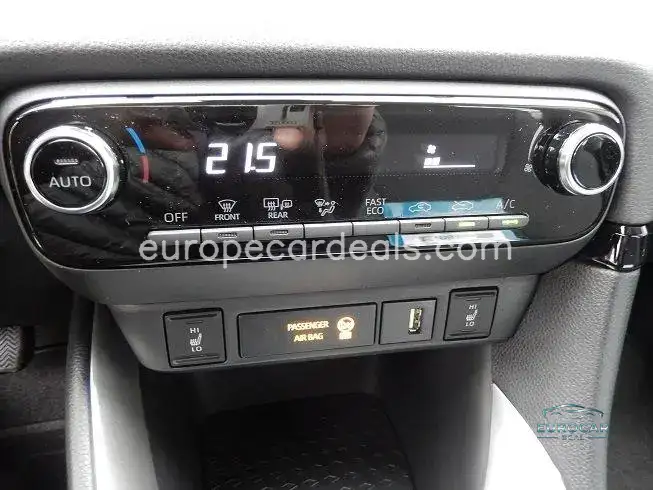 Mazda 2 Hybrid