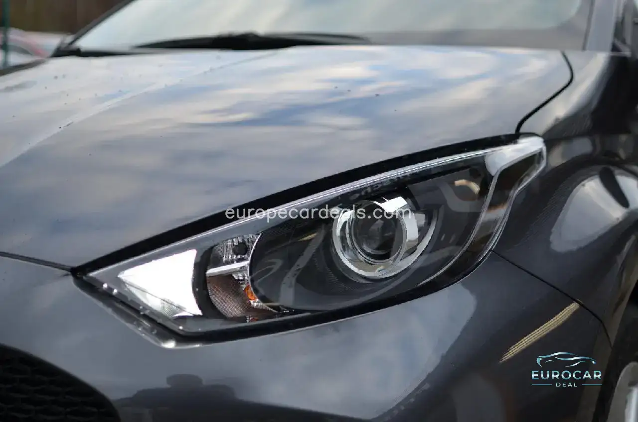 Mazda 2 Hybrid