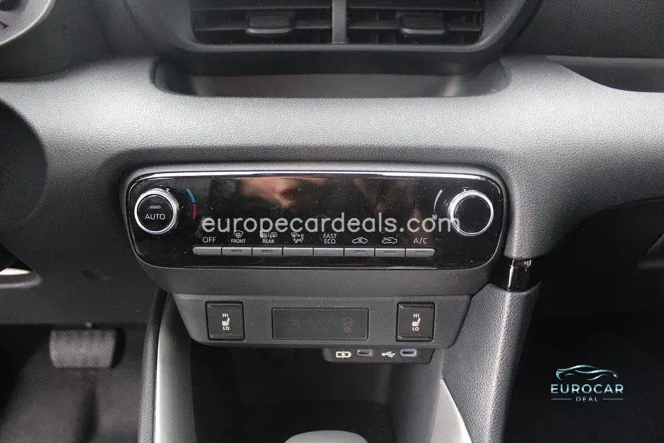 Mazda 2 Hybrid