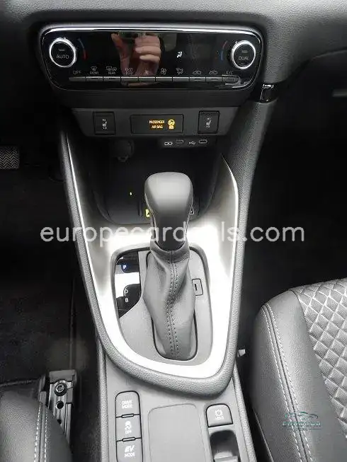 Mazda 2 Hybrid