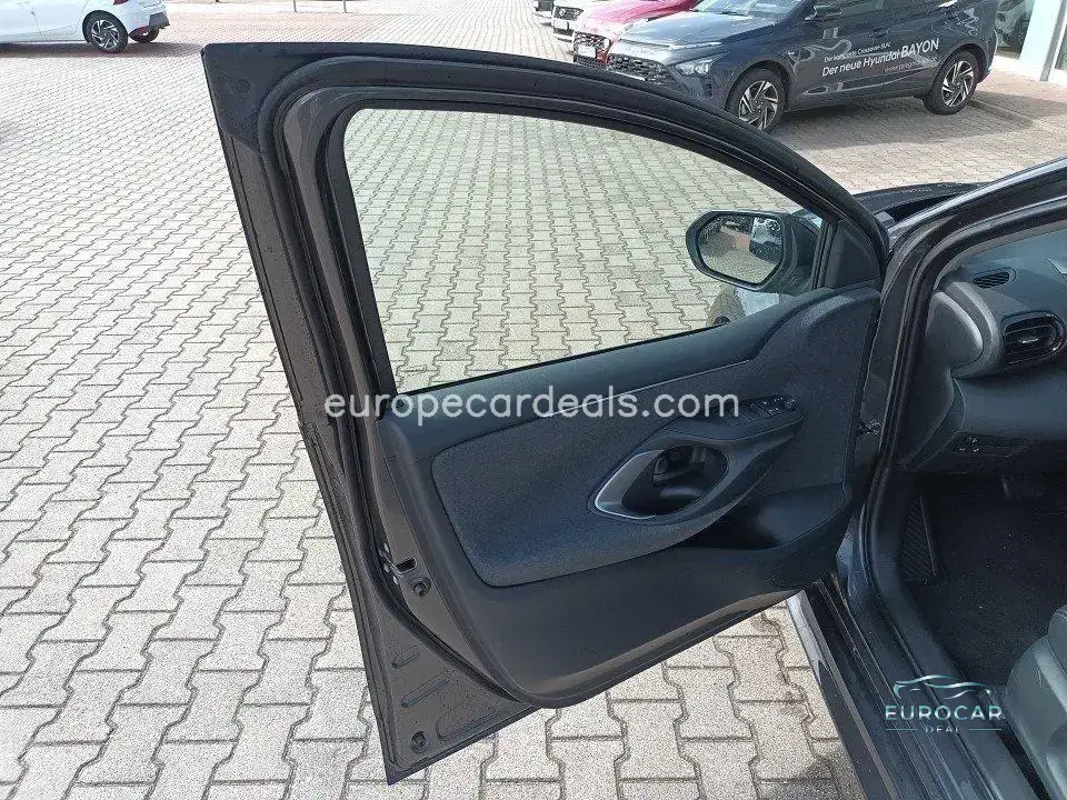 Mazda 2 Hybrid