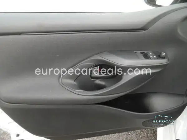 Mazda 2 Hybrid