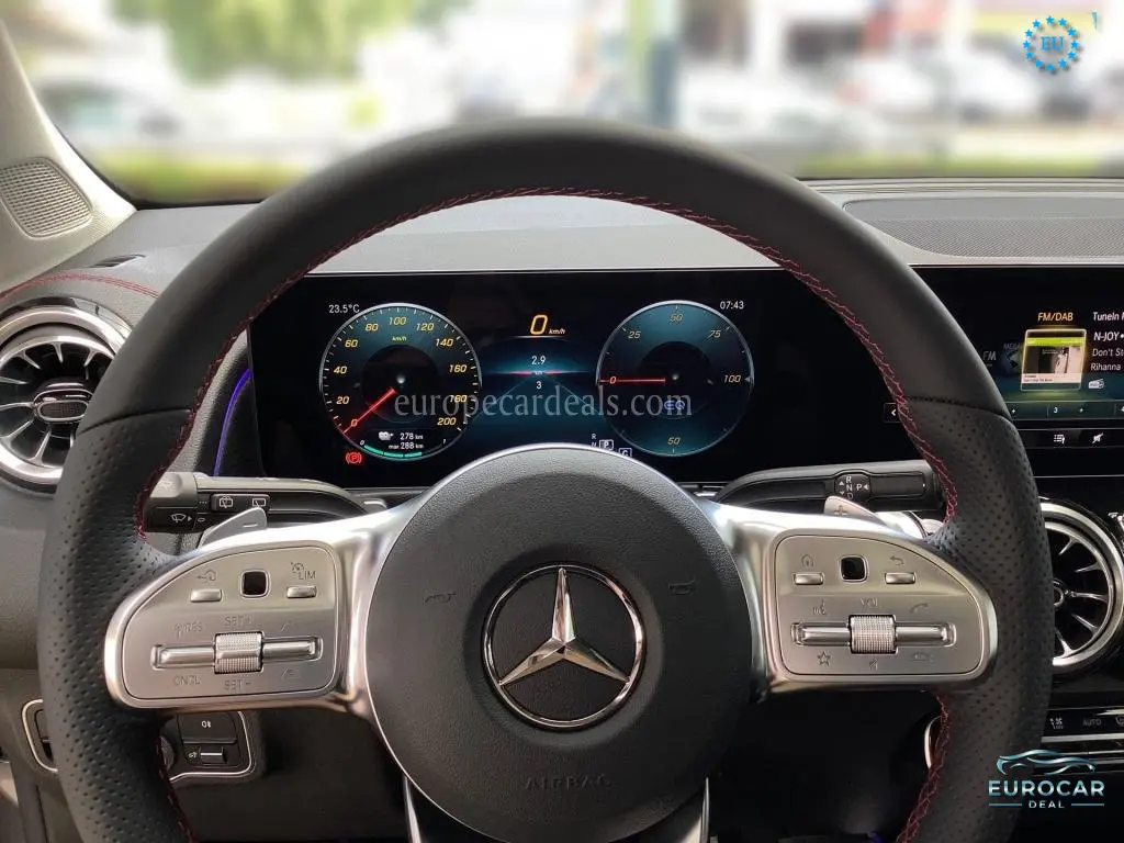 Mercedes-Benz EQB
