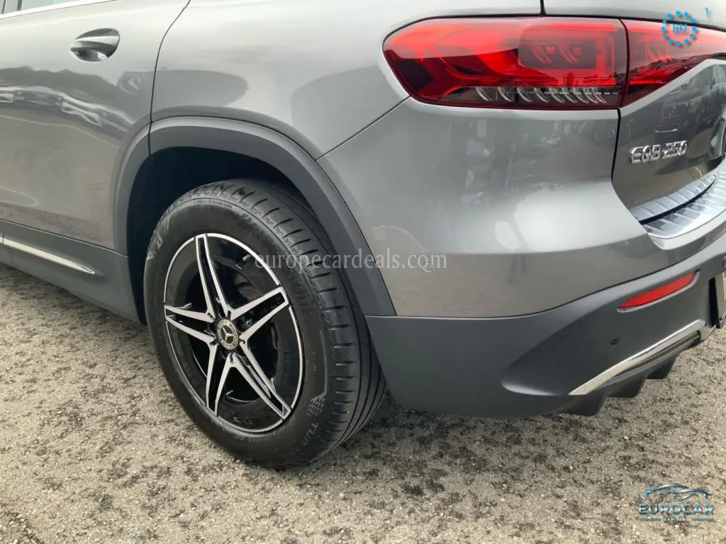 Mercedes-Benz EQB