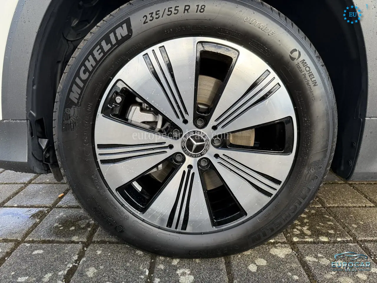Mercedes-Benz EQB
