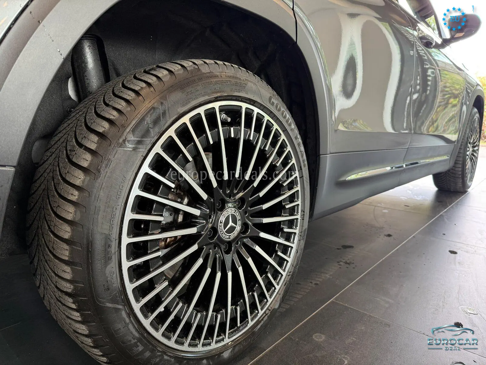 Mercedes-Benz EQB