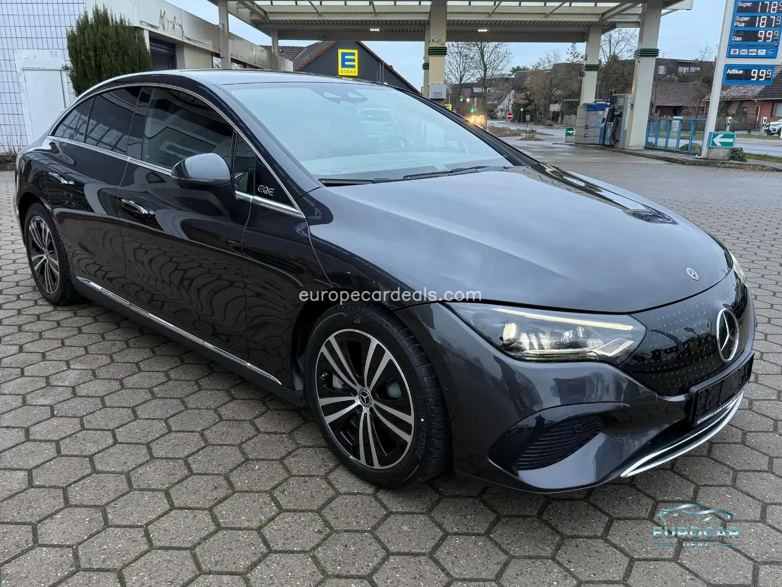 Mercedes-Benz EQE