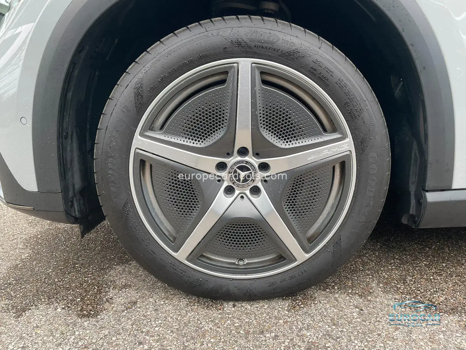 Mercedes-Benz EQE SUV