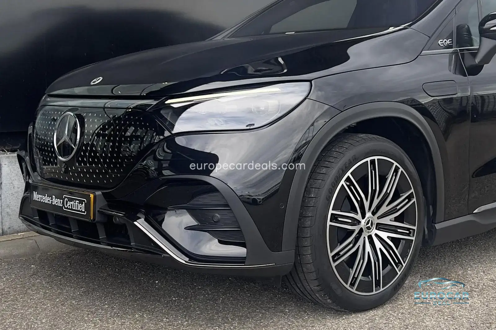Mercedes-Benz EQE SUV