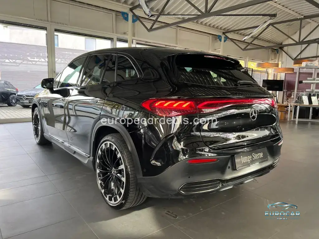 Mercedes-Benz EQE SUV