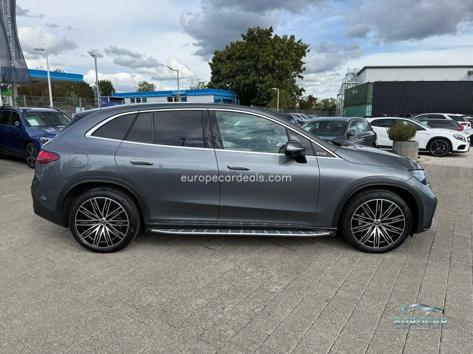 Mercedes-Benz EQE SUV
