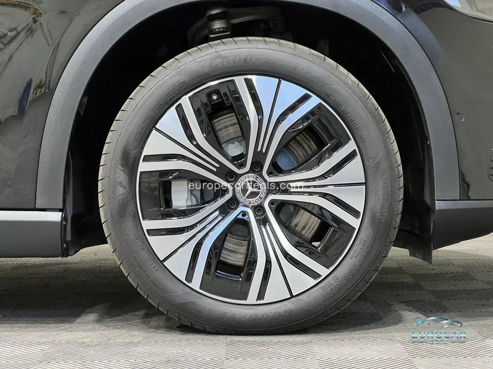 Mercedes-Benz EQE SUV