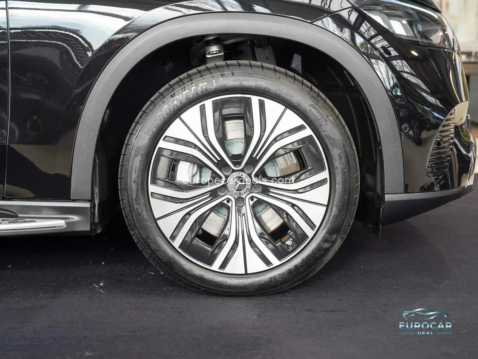 Mercedes-Benz EQE SUV