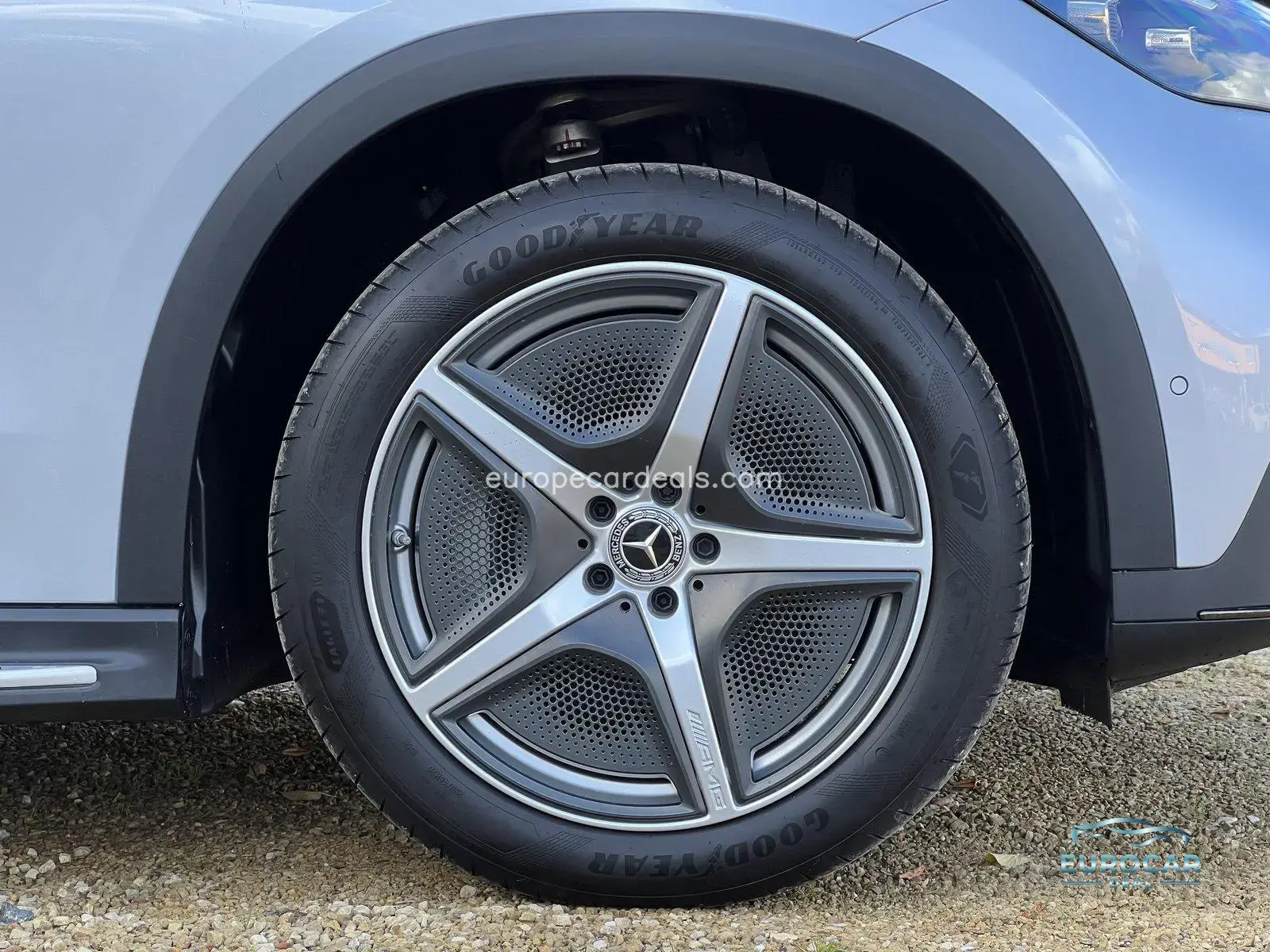 Mercedes-Benz EQE SUV