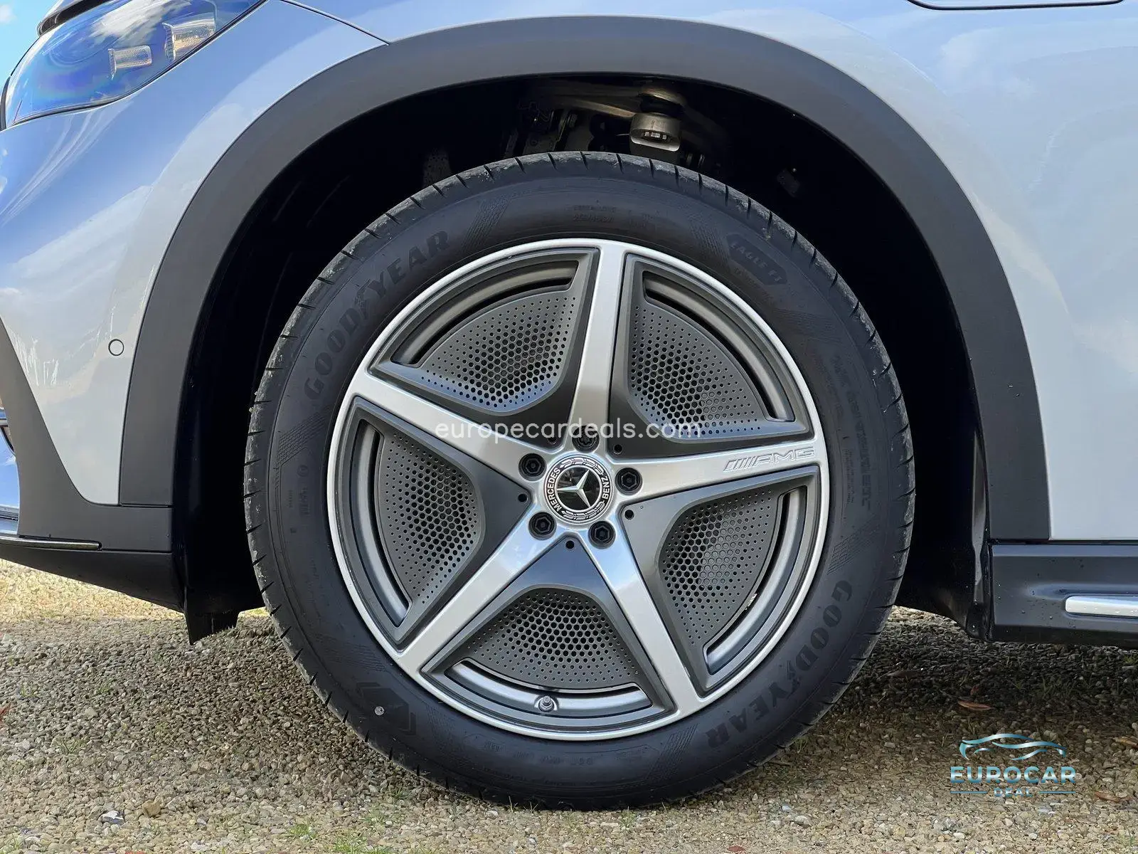 Mercedes-Benz EQE SUV