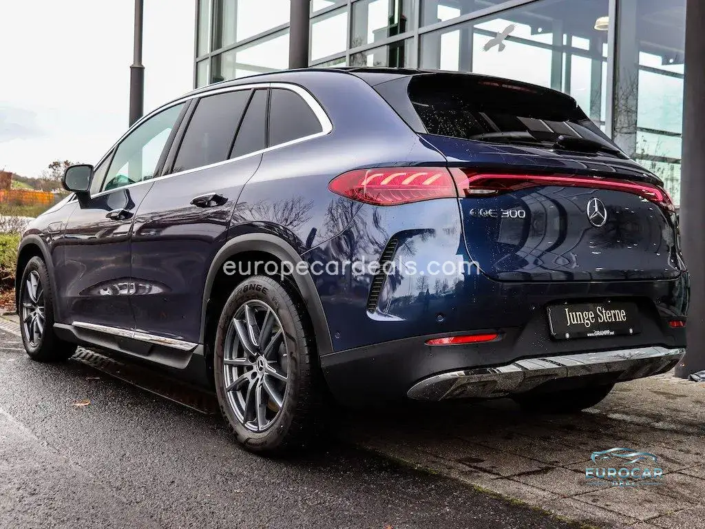 Mercedes-Benz EQE SUV