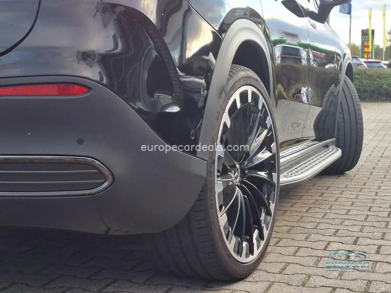 Mercedes-Benz EQE SUV