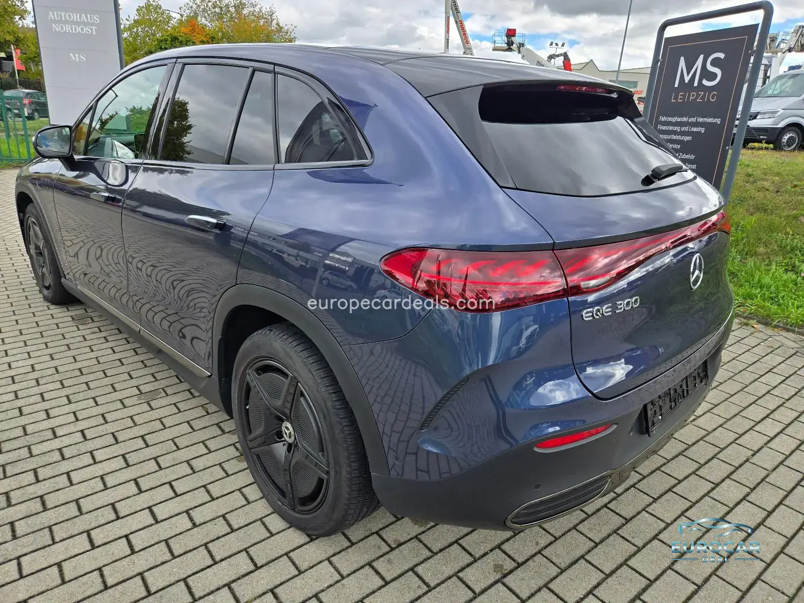 Mercedes-Benz EQE SUV