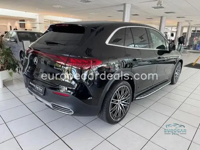 Mercedes-Benz EQE SUV