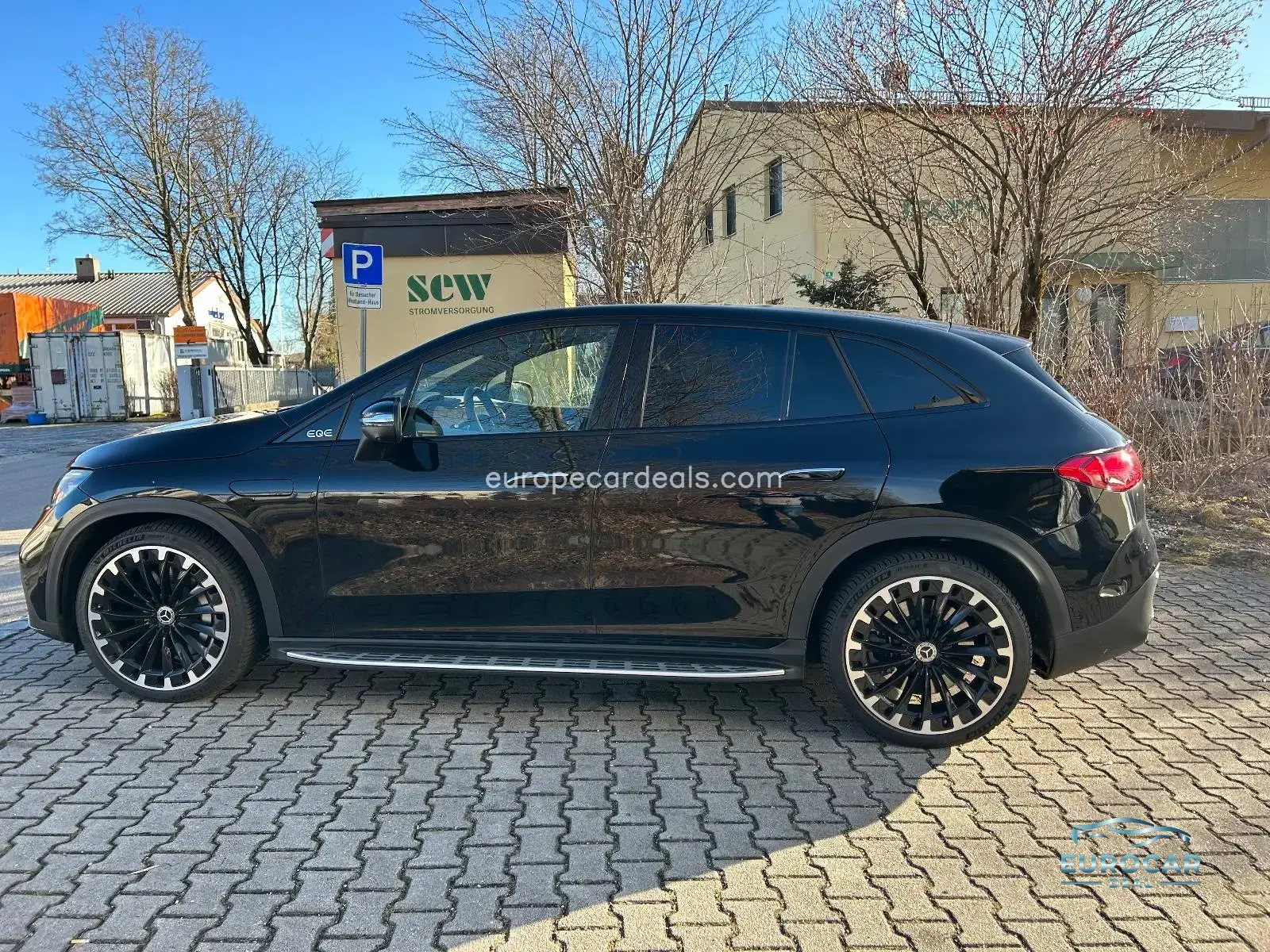 Mercedes-Benz EQE SUV