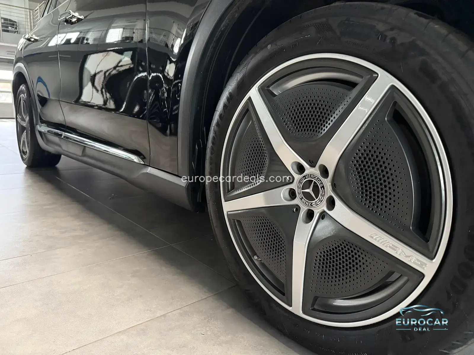 Mercedes-Benz EQE SUV