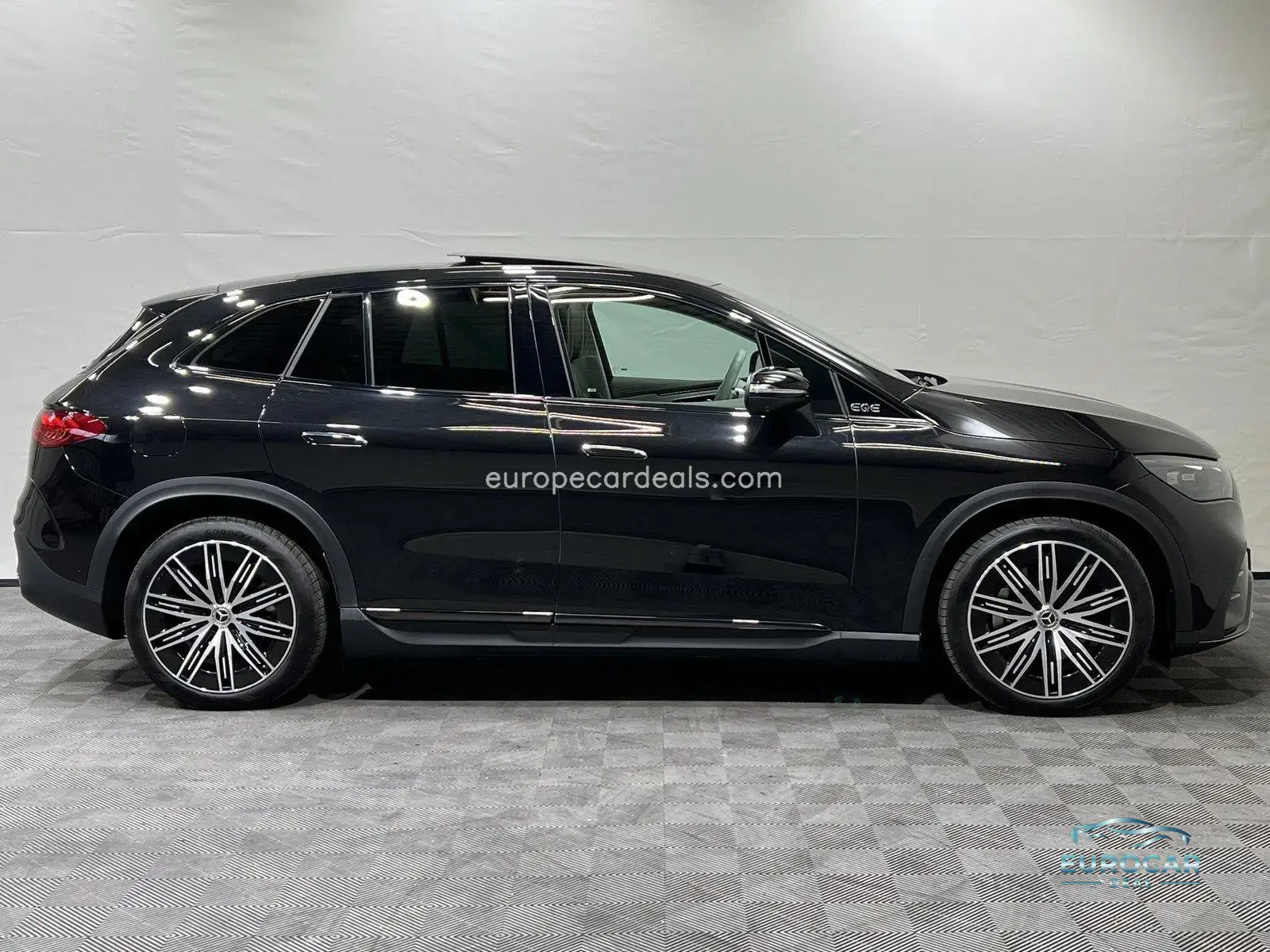 Mercedes-Benz EQE SUV