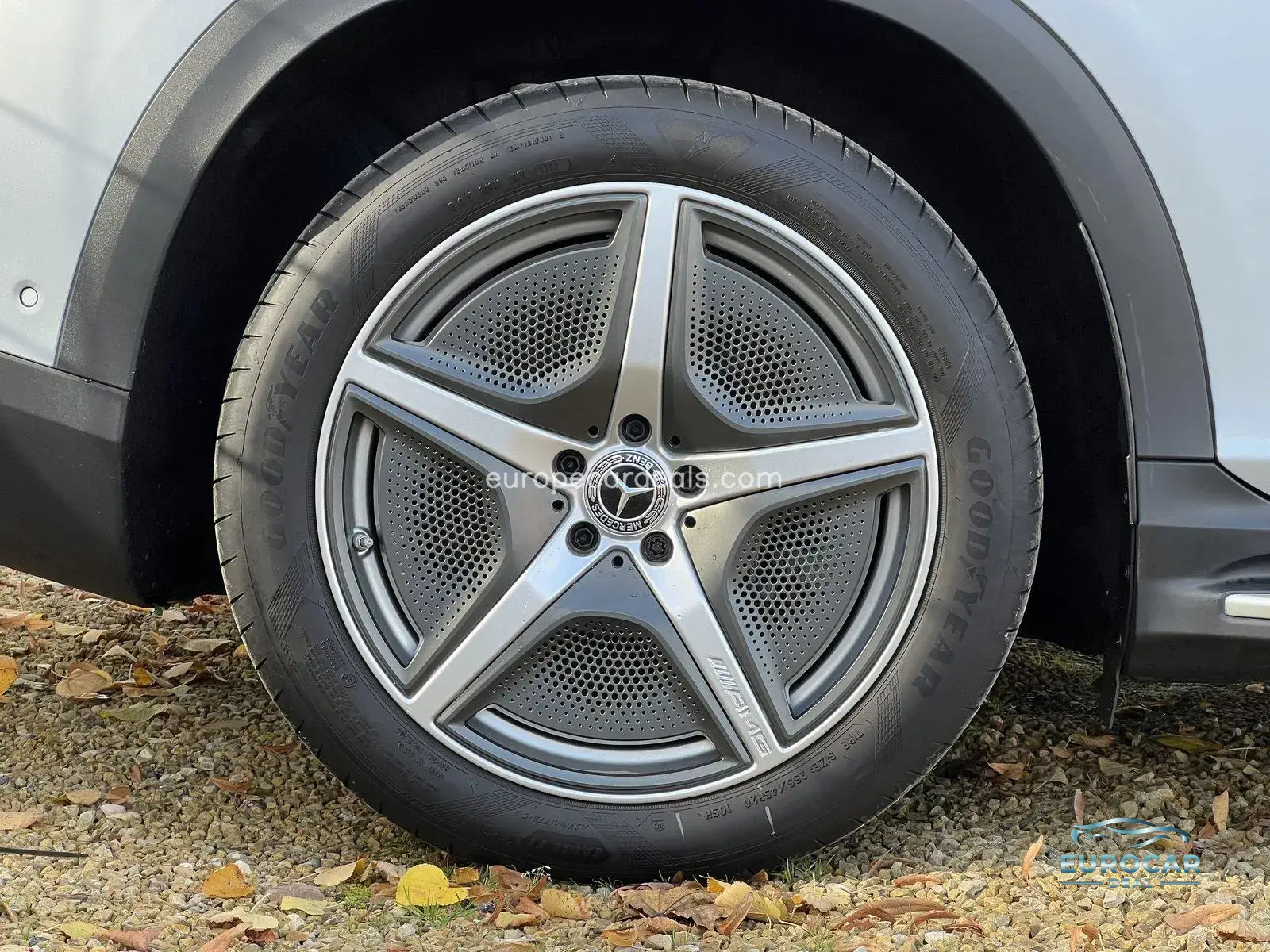 Mercedes-Benz EQE SUV